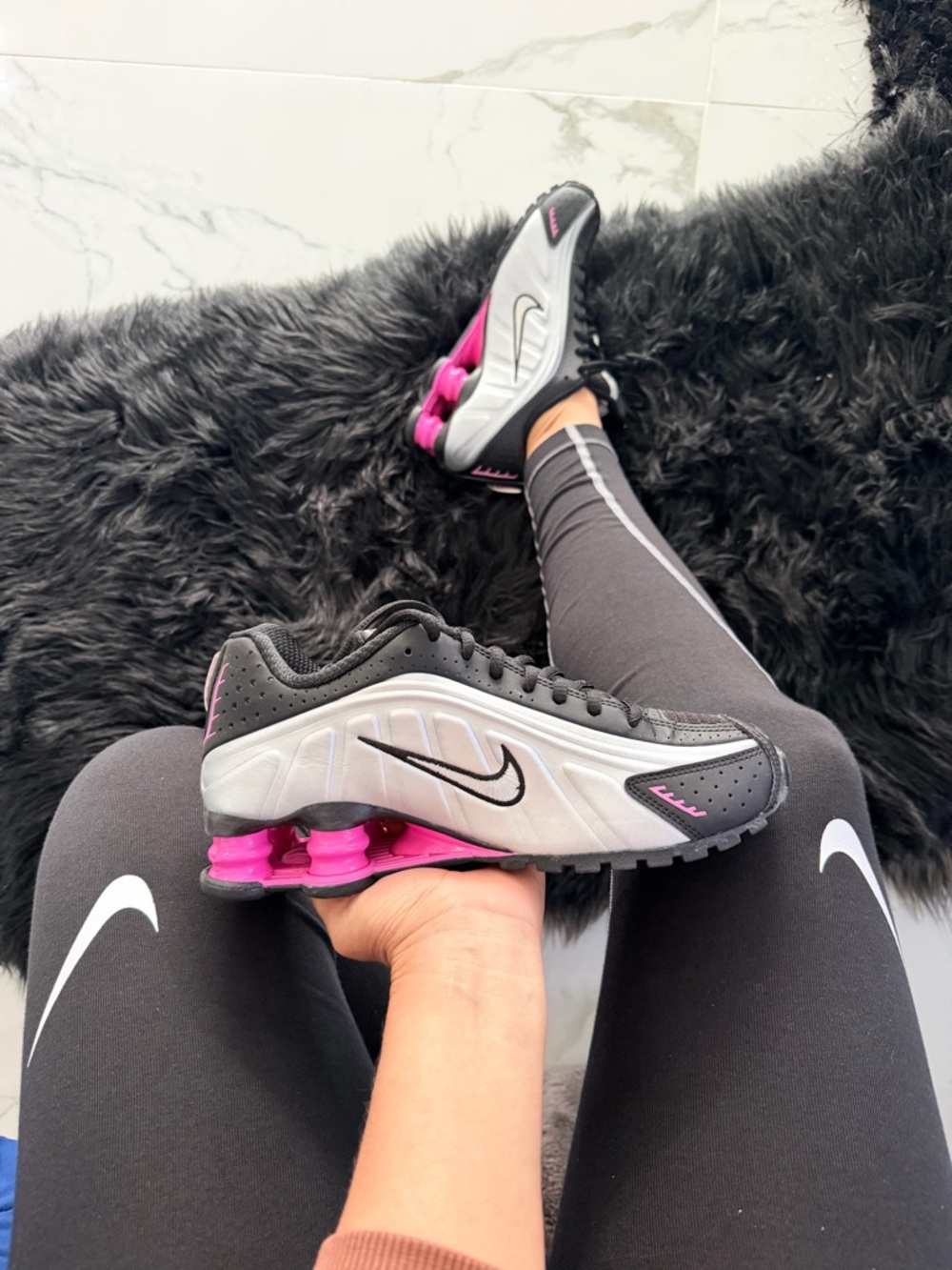 Nike Shox R4 - Picture 3 of 13